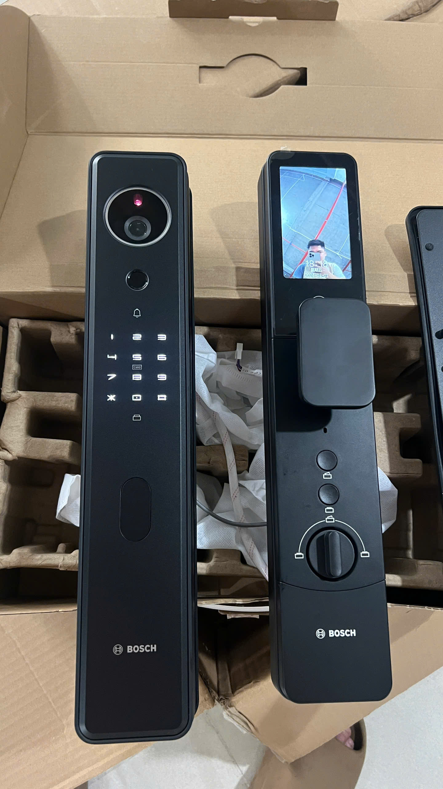 Khóa cửa thông minh Bosch FU5plus