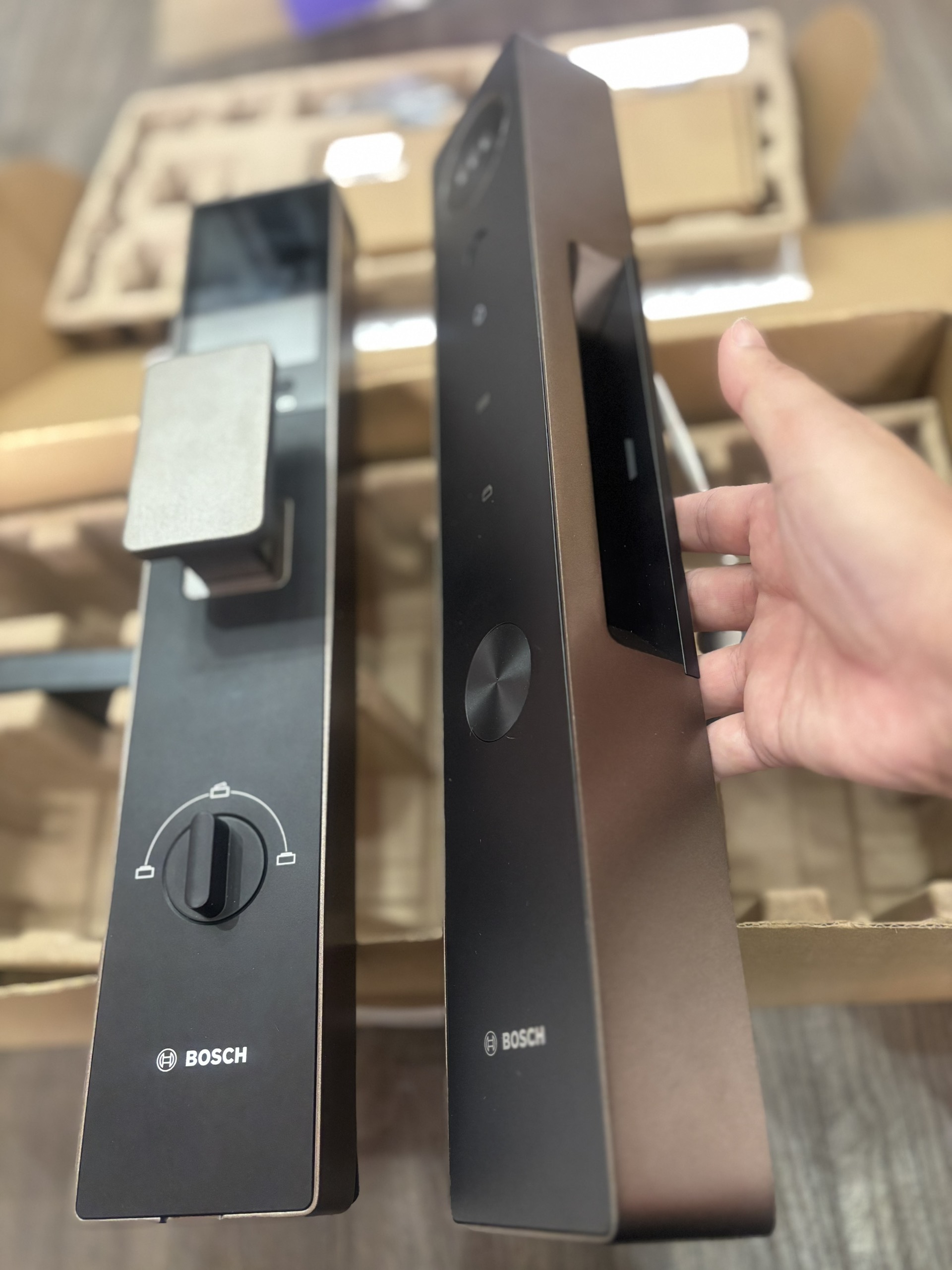 Khóa cửa thông minh Bosch FU30PLUS