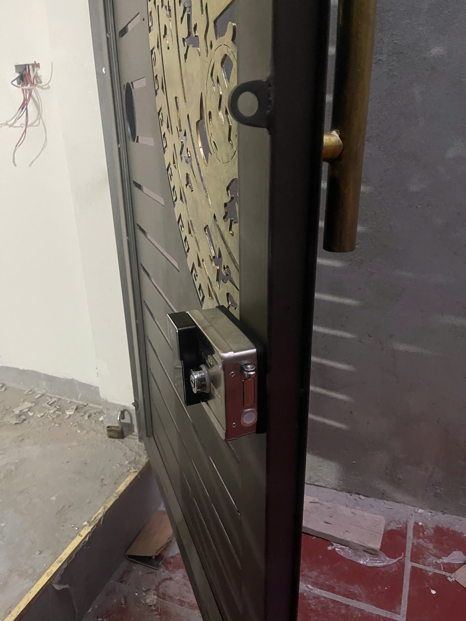 Khóa vân tay cửa cổng Kitos DL05 PRO